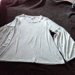GAP Heather Gray Crew Neck Top